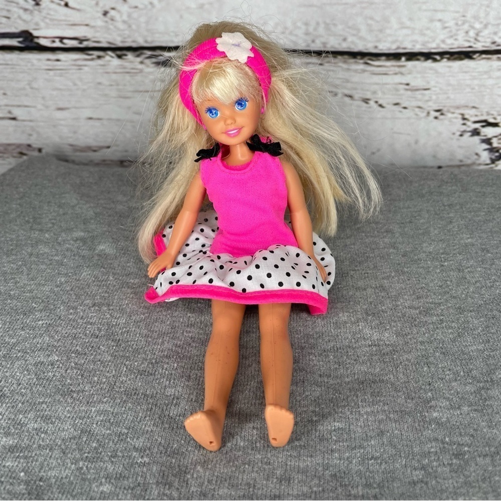 Vintage 1991 Stacie - Barbie’s Little Sister - Doll with Outfit -‎ Blonde Hair